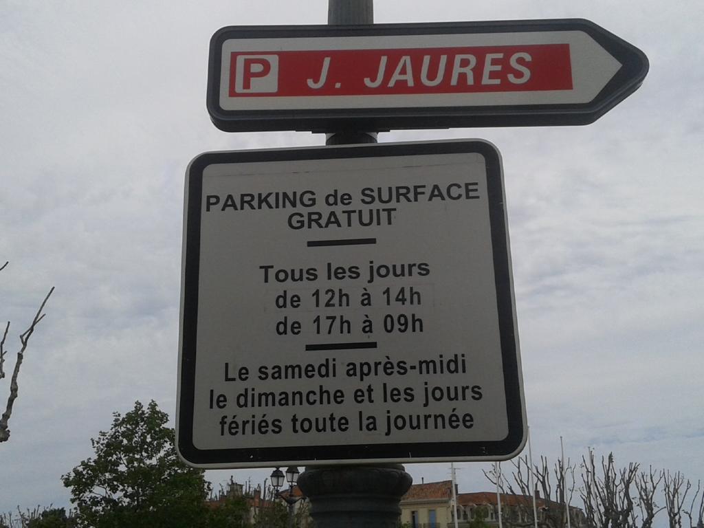 Venez Rever Beziers Centre Et Gare Il Y A Plus Cher Mais C Est Moins Bien Ngoại thất bức ảnh